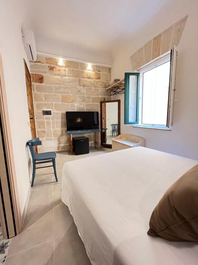 I Mori - Rooms & Apartment Trapani Exterior photo